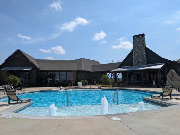 $1,438 / 1br - 800ft2 - Lease Takeover at the Holston Apartments in Weaverville (Weaverville)64029203598337120