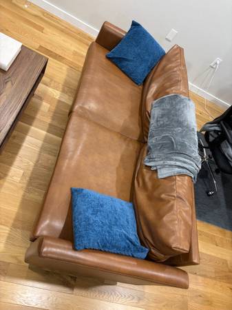 Free couch 1