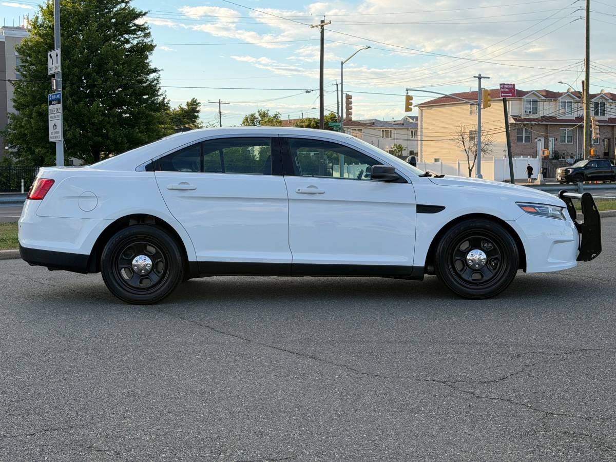2016 Ford Taurus Police interceptor awd