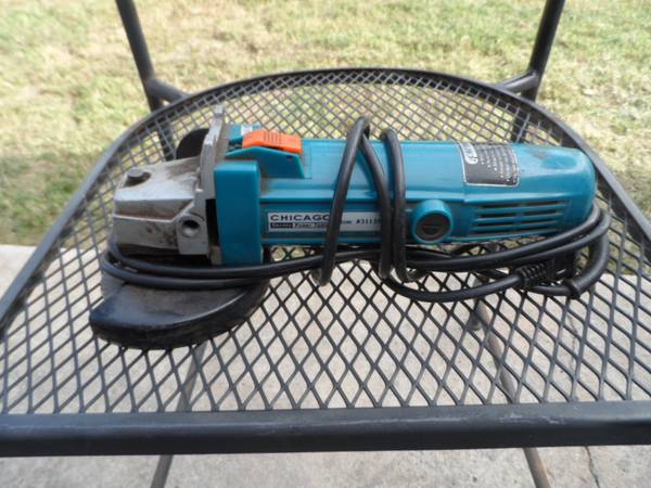 4 1/2 Inch Angle Grinder 1