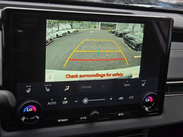 2026 Toyota BZ XLE - Photo 14