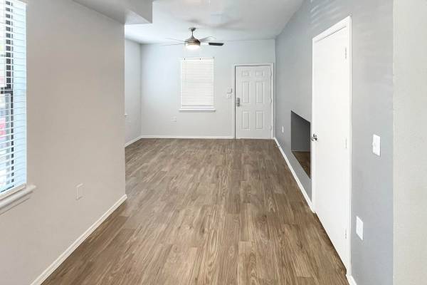 $1,300 / 1br - 556ft2 - ¡UN MES GRATIS EN UN ALQUILER DE 12 MESES! (TUCSON)63674721655427124