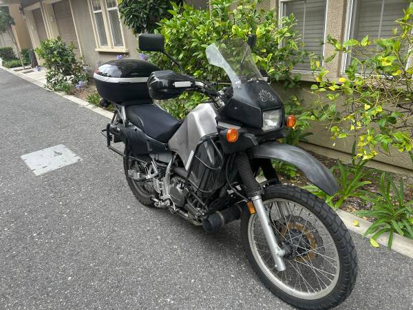 2006 Kawasaki KLR 650 - $2200 (Clean Title)