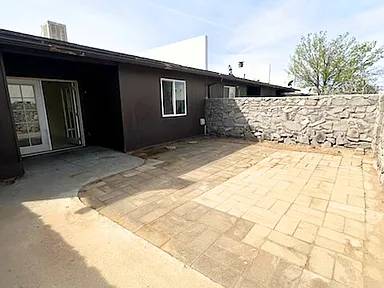 $705 / 2br - 1043ft2 - Live Comfortably in Las Cruces – Updated 2BR/2BA Townhome (Las Cruces)64047885469825120