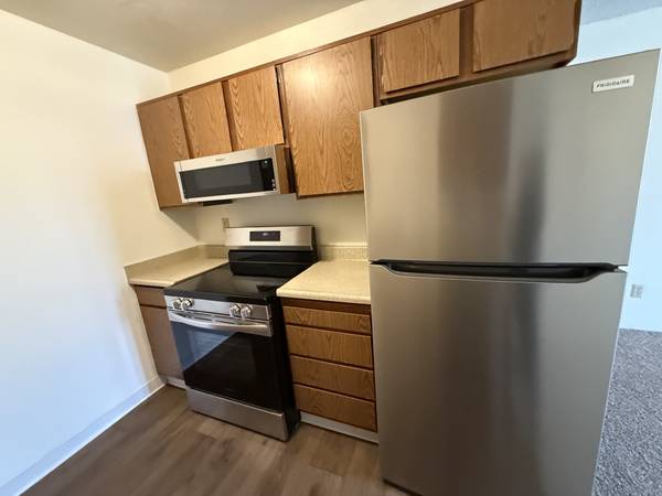 $1,092 / 2br - 771ft2 - EE098 Riverside / (1) Month FREEEEE Special / 2-Bed 1-Bath lower unit (Laughlin)64038882726787124