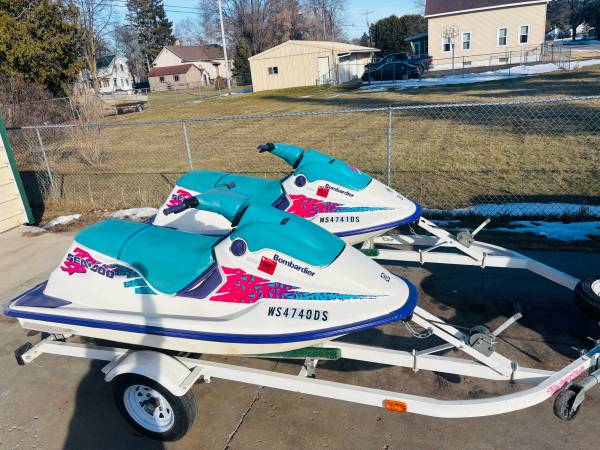 2 sea doos with trailer 1