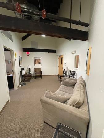 $800 / 136ft2 - Individual Offices & Artist Lofts for Lease above Trader Joe's (Newton)63611896030849121