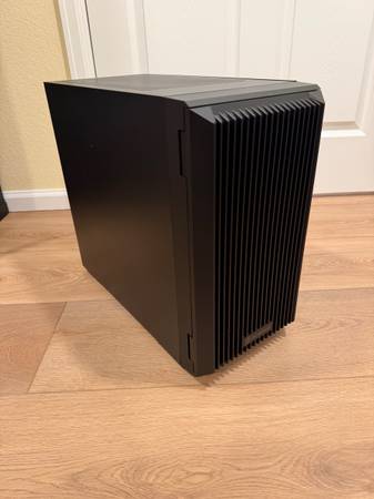 Silverstone CS-382 NAS / Server Case w/ Upgraded Noctua Fans 1
