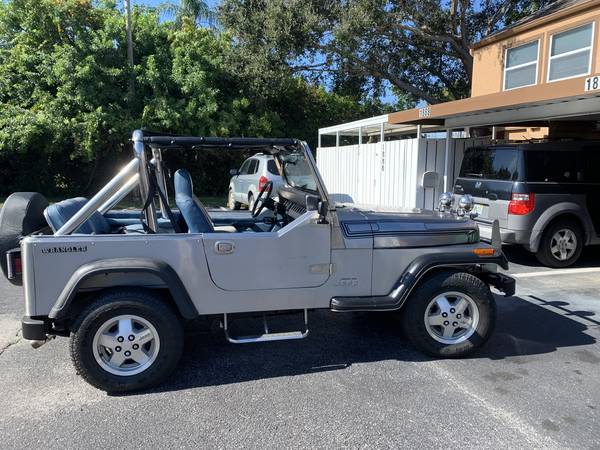 Jeep Wrangler de acero inoxidable - $25,00063443146971137122