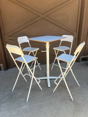 IKEA Billsta Rectangle White Cocktail Table & 4 foldable bar stools 1