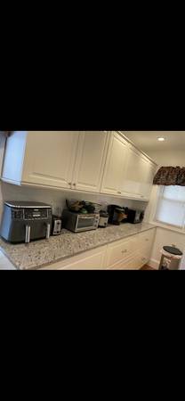 $1,200 / 3br - 1300ft2 - ¡SE NECESITA COMPAÑERO DE CUARTO por $1,200! Apartamento de 3 habitaciones y 2 baños recién renovado y amueblado (Dorchester)63655335313921124