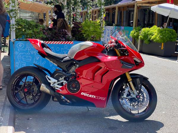 2019 Ducati Panigale V4R 1