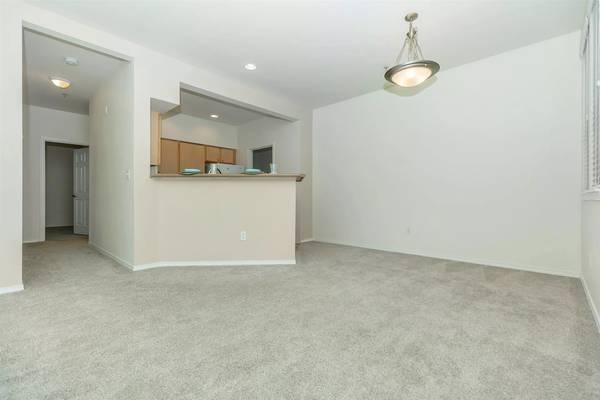 $2,757 / 2br - 1102ft2 - Elevate every moment, every day: Your 2 BR, 2 BA home awaits. (Bothell)63850642117633120