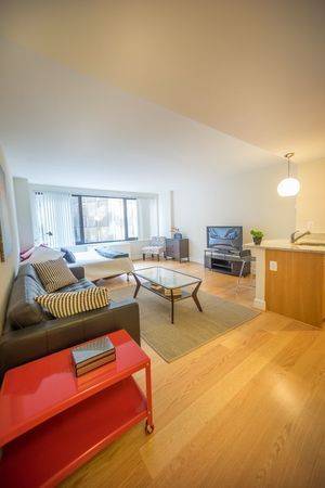 $2,400 / 460ft2 - Estudio luminoso junto a la piscina en Dupont. ¡Visita hoy! (Dupont Circle)63822294439171124