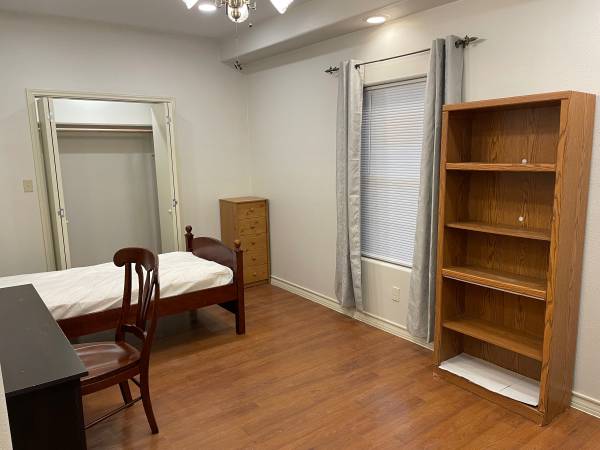 $650 Near TAMIU 1 bedroom 1 private bathroom63662019096707120