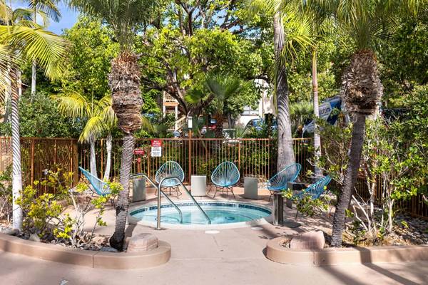 $3,141 / 2br - 1004ft2 - Fitness Center, Ceiling Fans, Wi-Fi Available (3417 Lebon Dr, San Diego, CA)64037218836355120