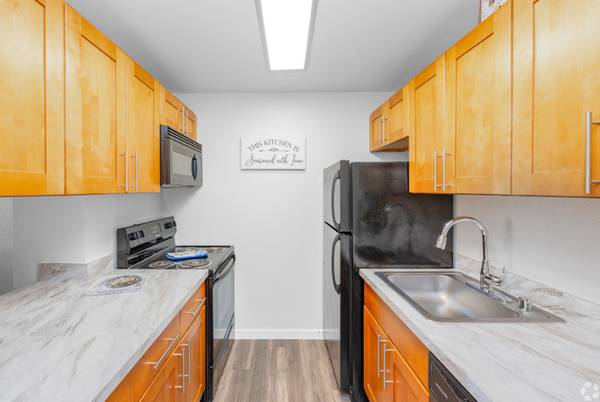 $1,671 / 1br - 680ft2 - 🏀 Live, Play, Relax – Pool, Basketball, BBQ & More! 🌞 (Edmonds)63808008574721124