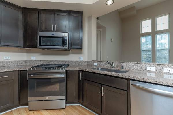 $2,880 / 2br - 1405ft2 - 2B/2.5B, In Emeryville, Attached Garages (alameda)64000589104897124