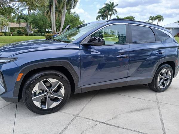 2025 Hyundai Tucson SEL msrp$36k, low 3k miles, must see+drive - $19,900 (Broward County)63479659390211122