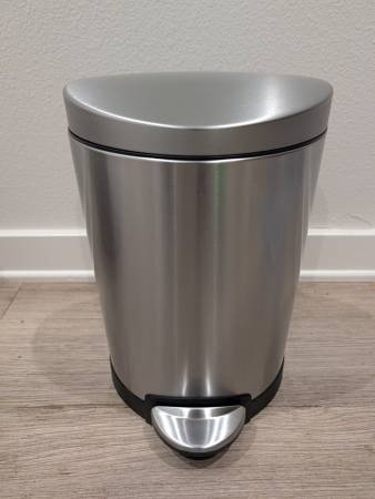 Simplehuman bathroom trashcan - 1.6 Gallon 1