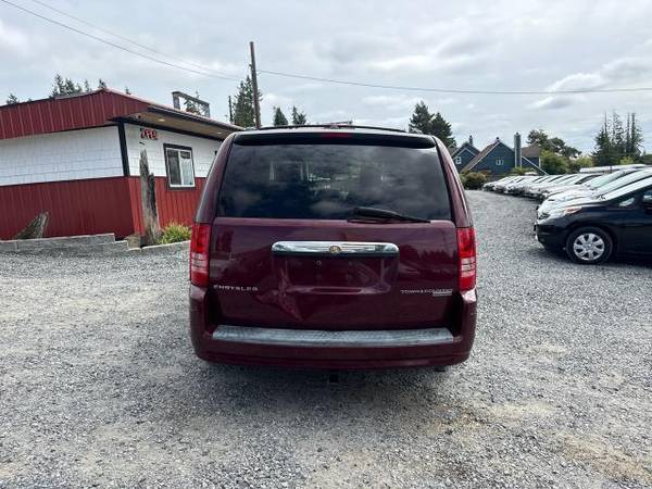 2009 Chrysler Town  Country Touring - $4,999 (Lynnwood, WA)63654707632129123