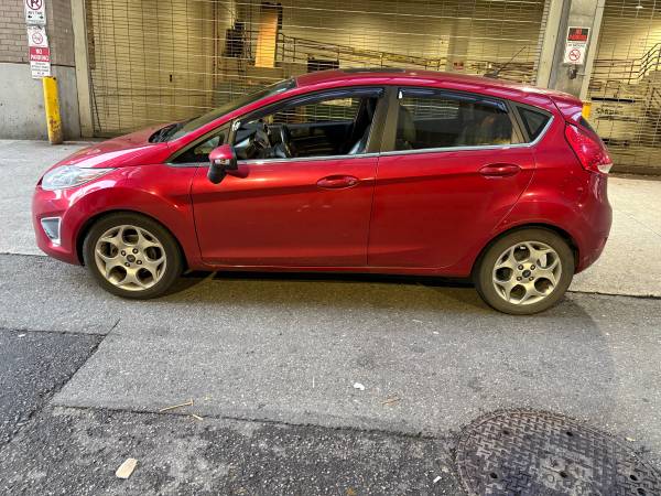 2011 Ford Fiesta , Hatchback 1