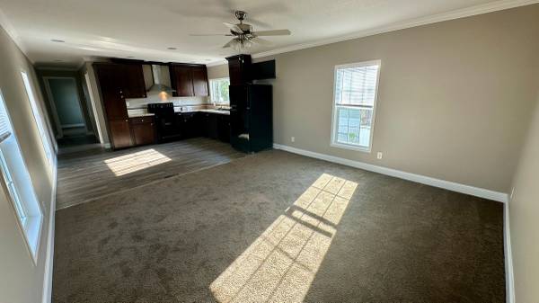 $1,479 / 3br - 1216ft2 - Upgraded 3 Bed / 2 Bath Home with Driveway & Lake Views – Don’t Wait! (Jacksonville)64014801194242121