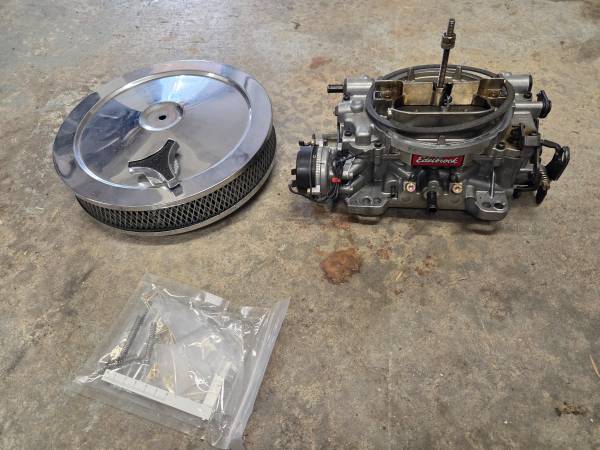Edelbrock 500cfm 4 barrel carburetor 1