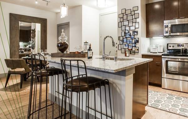 2 MONTHS FREE! Downtown Plano/Cityline Luxury Apartment! 1