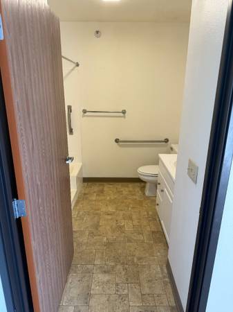 $848 / 1 dormitorio - 550 pies cuadrados - 1 baño, acceso con intercomunicador, refrigerador (1300 N Wisconsin Ave, Rice Lake, WI)63181807649155124