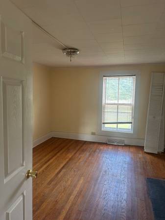 $2,000 / 6br - 6 Bedroom Victorian Home for RENT ONLY $2,000 (Green Level, NC)64027279378945124