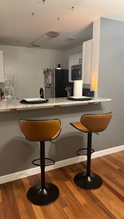 $2,080 / 2br - Beautiful 2bed 2bath with private balcony overlooking a creek (GERMANTOWN)63822011951875124