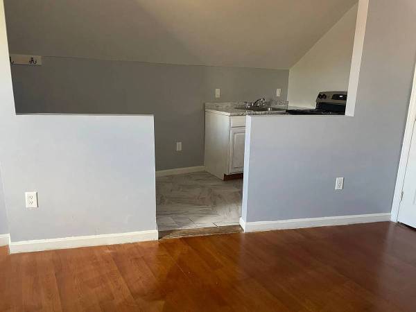 1 beds unit # 3 hardwoods $852.00 first and last no pets 1