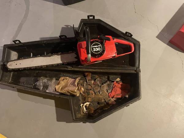 Homelite 330 Chainsaw for Parts or Repair 1