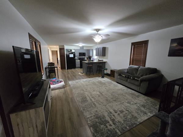 $82,000 / 3br - 1276ft2 - Recent Updates Throughout! (Rosemount)64003961900419122
