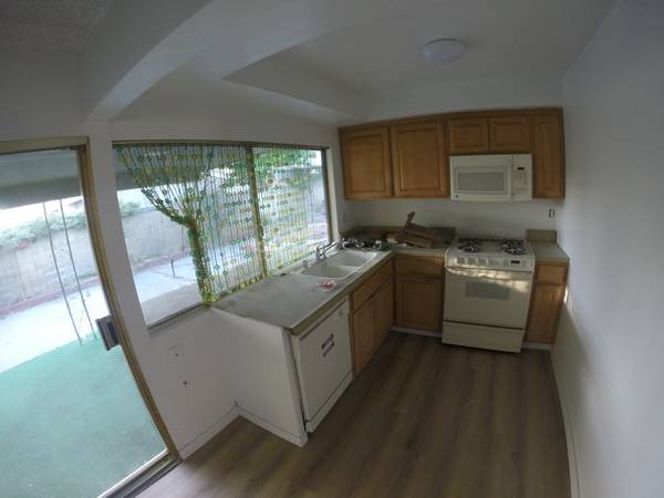 $1100.00 / 5br - 250ft2 - Habitación en alquiler en barrio tranquilo y seguro (Bellflower)63857624556163121