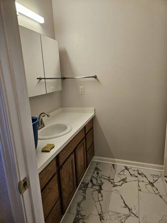 $750 / 3br - 182ft2 - Room for Rent with Private Bath (East Vancouver - Fishers Landing)64039055530113124