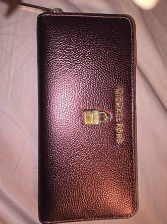 Michael Kors (Authentic from Outlet) Wallet 1