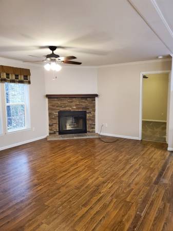 $1,650 / 3br - 1456ft2 - 3 Bedroom 2 Bath home on large wooded lot (Hollister, MO)63754856176513124