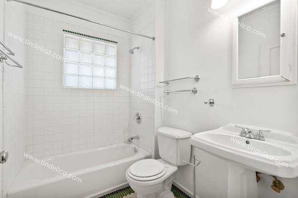 $3,295 / 4br - 2027ft2 - Multigenerational 4BR Home – Solar Panels, 2 Living Levels,Fenced Yard (Portland)63820824889603122