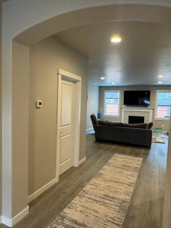 $2,800 / 3br - 1583ft2 - 20421 SE Senden (Bend)63839292088835121