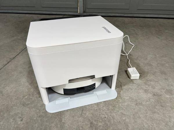 Bissell ReadyClean A3 Robotic Mop 1