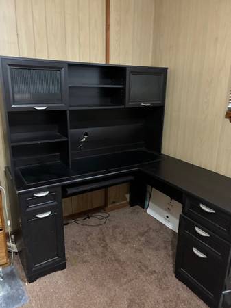Free desk 1