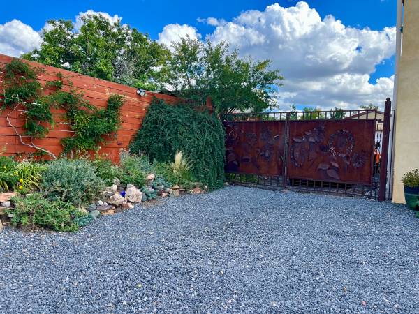$2,575 / 1br - 1700ft2 - Bright and beautiful home in fabulous Santa Fe New Mexico (Santa Fe)63806171072257122