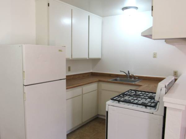 $1,950 / 1br - 1 bath upper unit, in a 4 plex (sonoma)64000755544963123