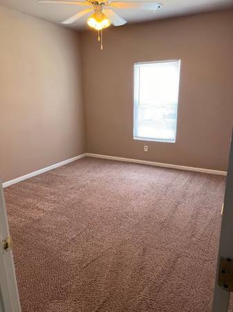 $1,160 / 1br - 793ft2 - Having attached car garage for vehicle or extra storage. Let's APPLY. (1200 E Elmwood Dr, Terre Haute, IN)63675880688003123