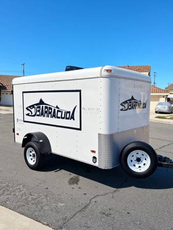 Enclosed cargo trailer with electric brakes 1