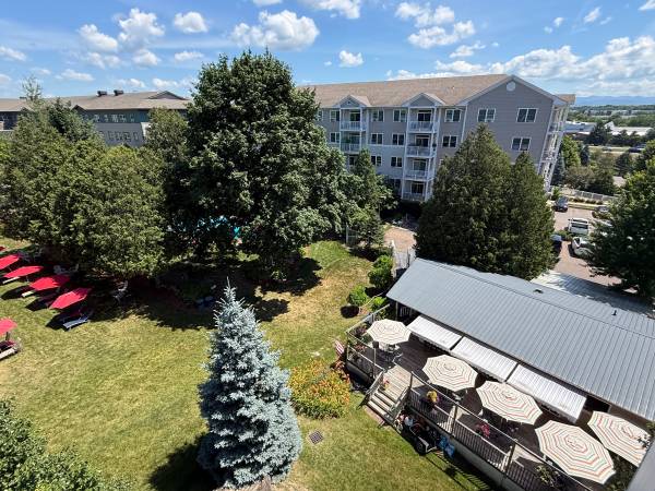 2bd 2 bth  balcony overlooking green  W/D walk to MCHV 1