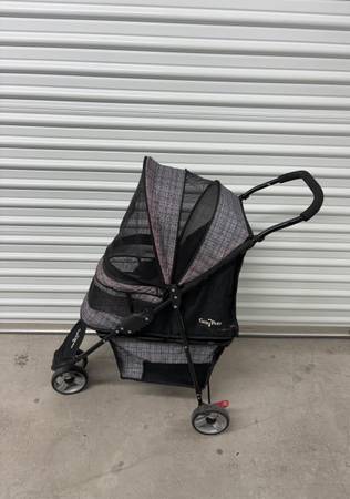 Gen7Pets Regal Plus Pet Stroller 1