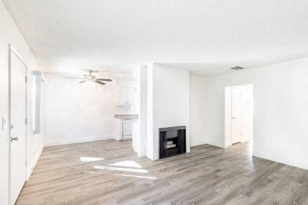 $1,675 / 1br - 725ft2 - Lancaster CA, 1BD 1BA, Alfombra (West Ave I Lancaster, CA)63840114681731121